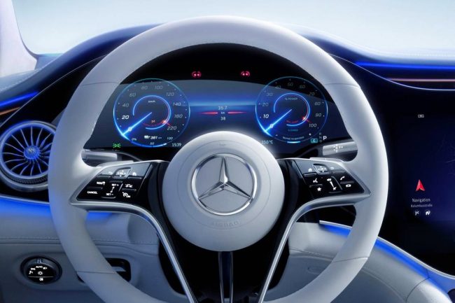 2021 Mercedes-Benz EQS: Check Out that Gigantic Hyperscreen Dash