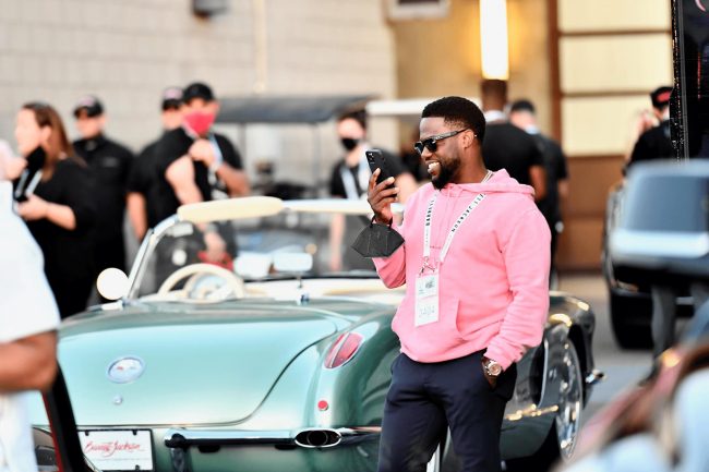 Kevin Hart Buys a Stunning 1959 Chevrolet Corvette Convertible
